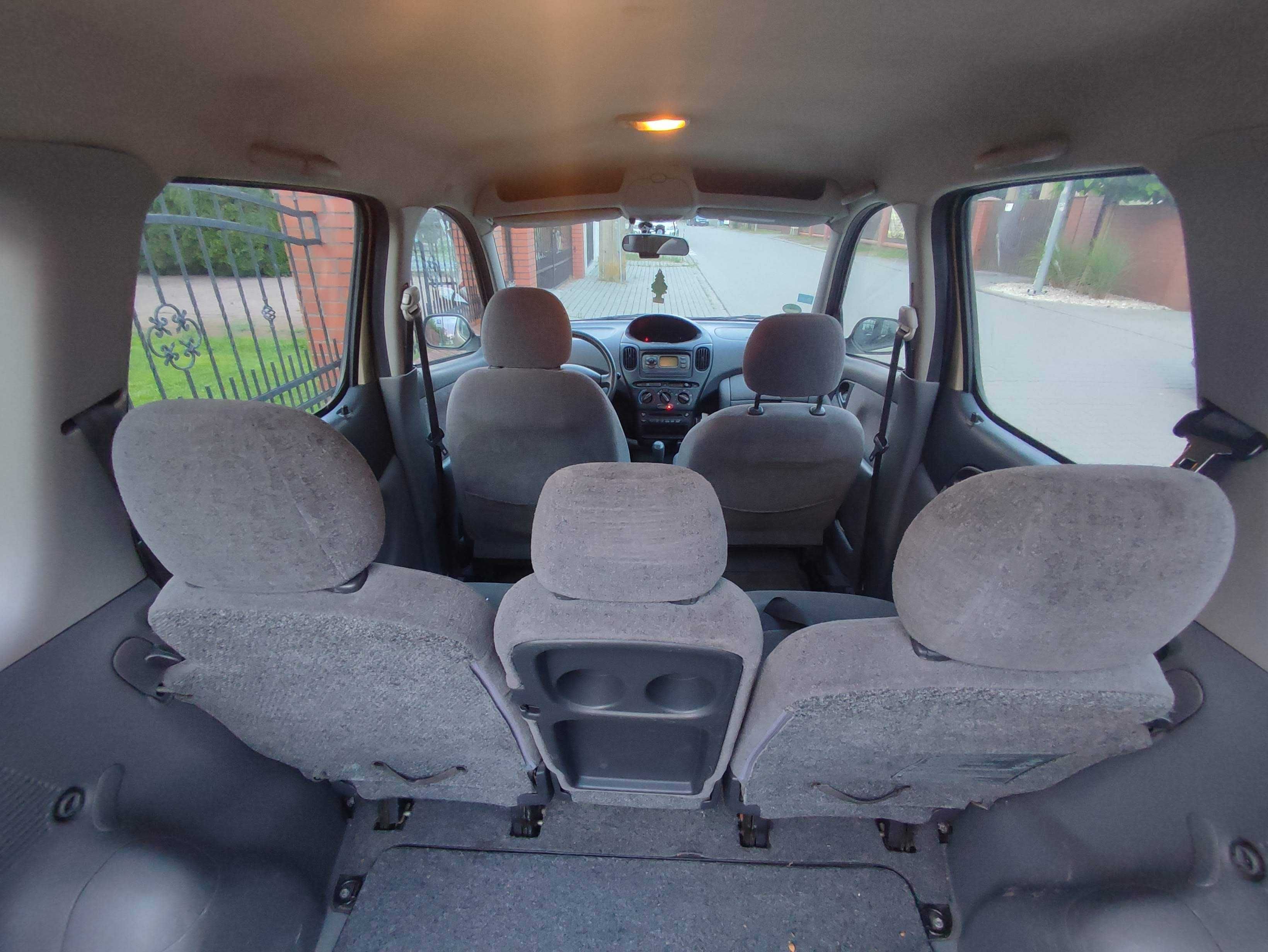 Toyota Yaris Verso 1.3 2001r