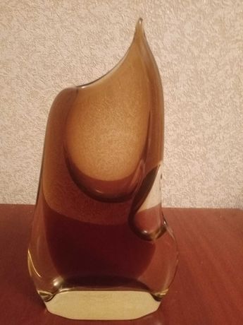 Янтарная Богемская ваза Мирослав Клингер