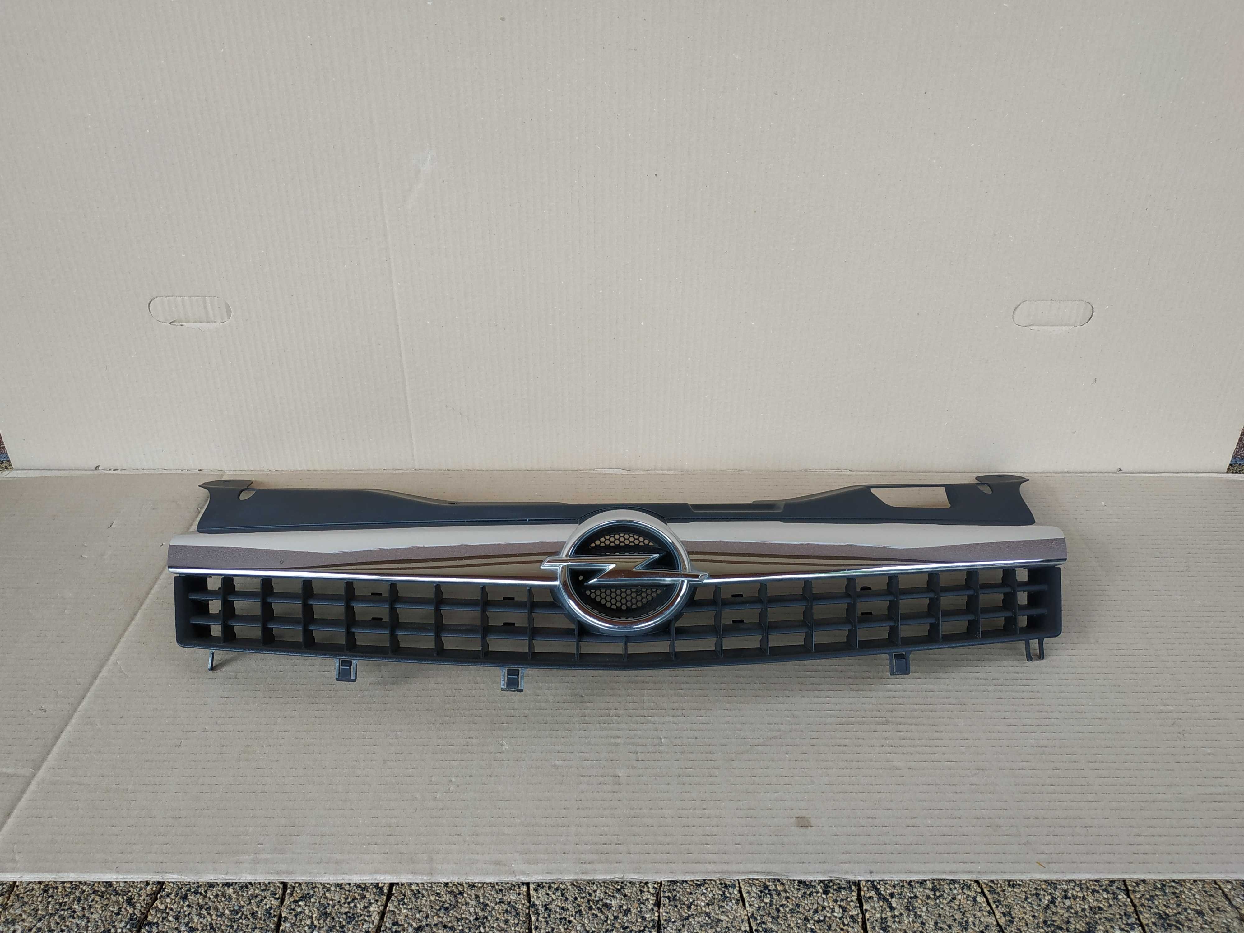 grill atrapa chrom opel astra h GTC