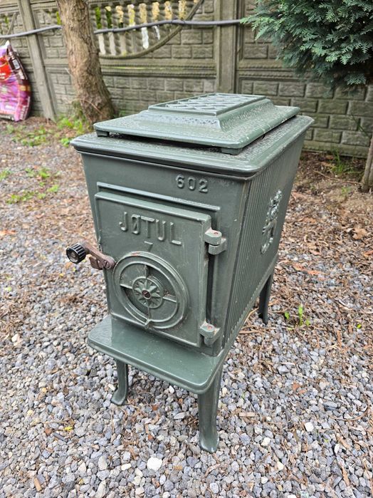 Norweski zdobiony piec żeliwny - Jotul 602 Jøtul