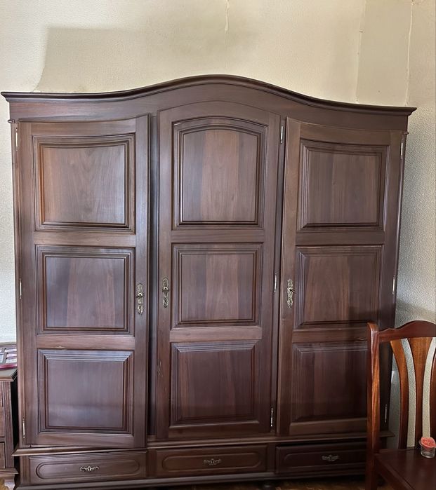 Roupeiro Antigo em Perfeitas Condicoes