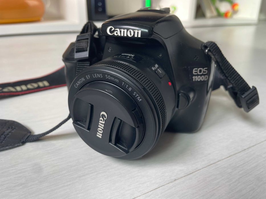 Canon 1100D com objetiva original + objetiva 50mm 1:1.8 e EXTRAS