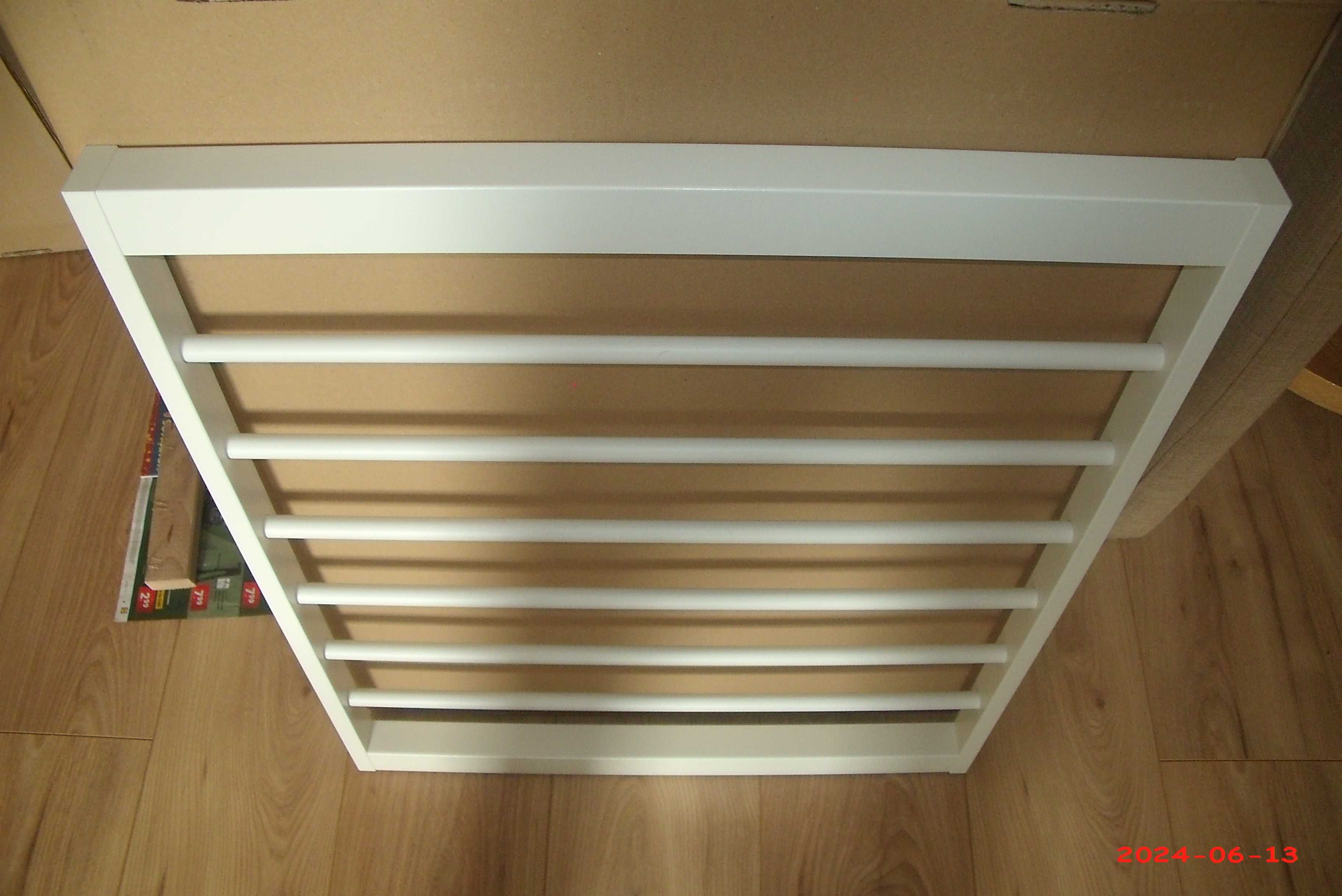 Vendo calceiro  branco 75x58 ikea  komplement 20 euros