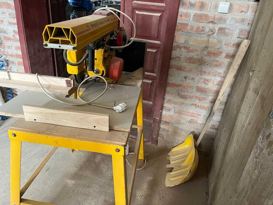 Торцовка..Радіально консольна торцовка..Торцювальний станок