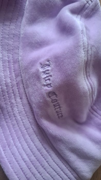 Juicy Couture liliowy kapelusz rybacki bucket hat