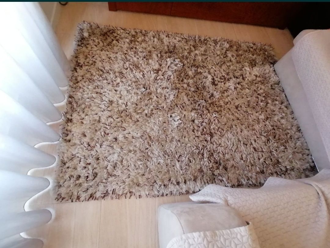 Carpete pêlo alto bege