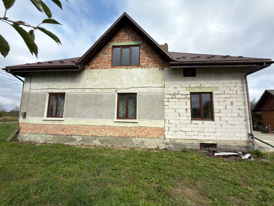 Продається будинок у с. Миртюки, Стрийський р-н з 15 сот.землі