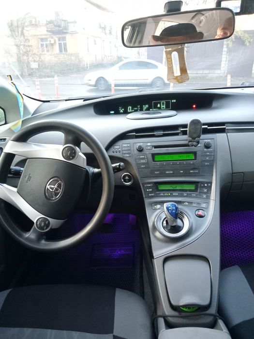 Тойота Приус 30.