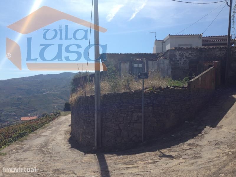 Moradia em Ruinas em Pedra