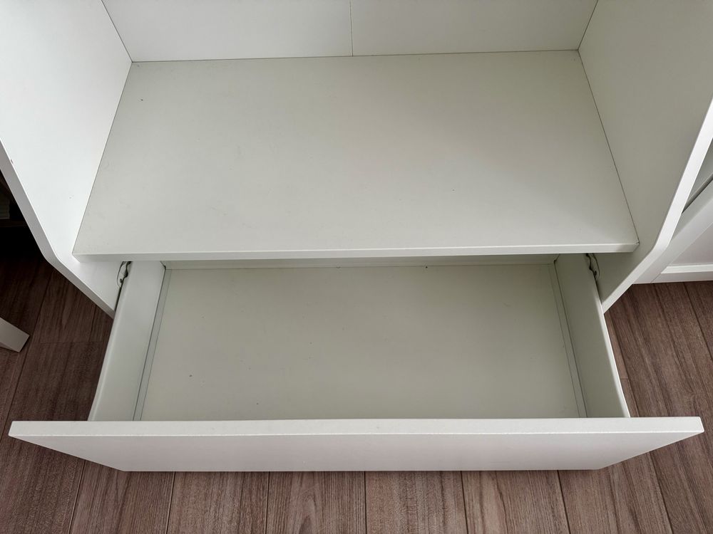 Estante com arrumação Ikea