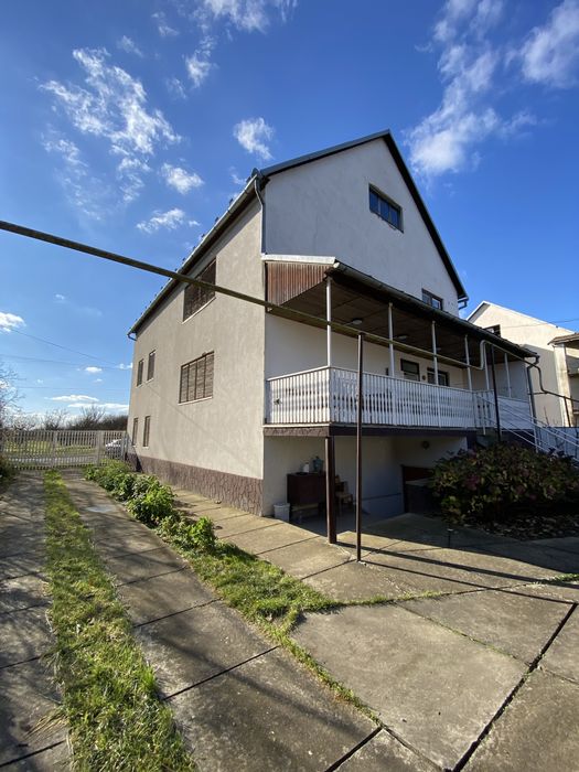 Продам будинок у передмісті Берегова