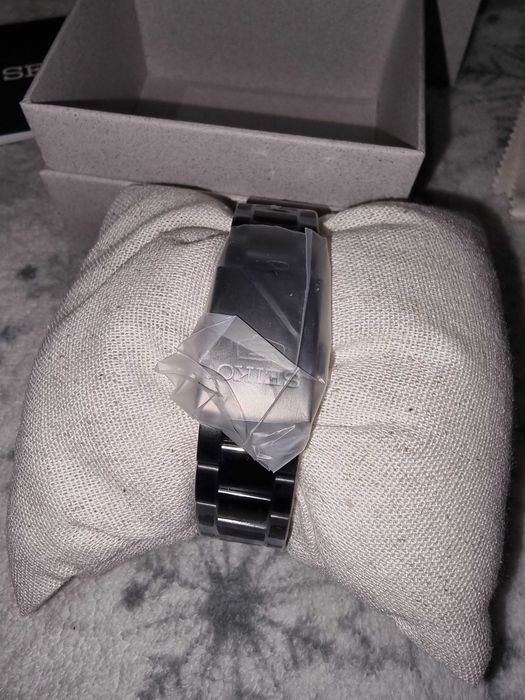 Nowy Seiko Komplet Paragon przeszklony dekiel model SNKE03K1