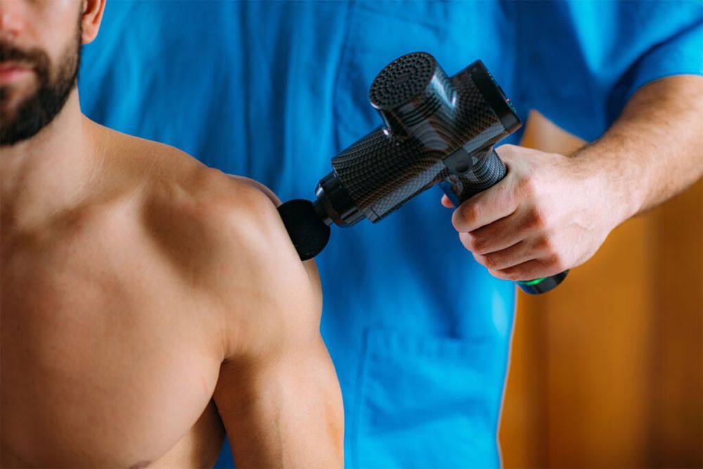 Massagem de relaxamento, massagem com pistola de nassagem