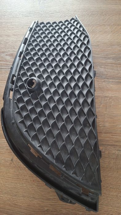 Kratka zderzaka Mercedes Klasa E