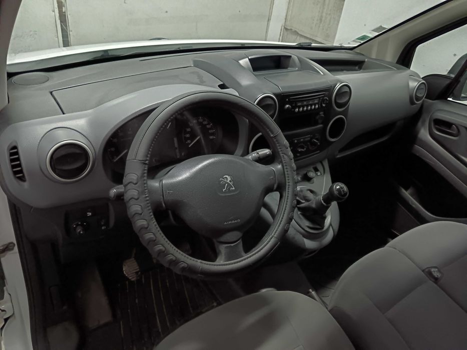 Peugeot partner 3 L 1.6 HDI A/C 2015