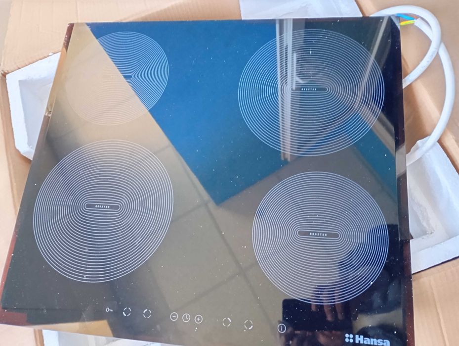 Варочная панель электрическая Hansa BHI68308 Индукционная