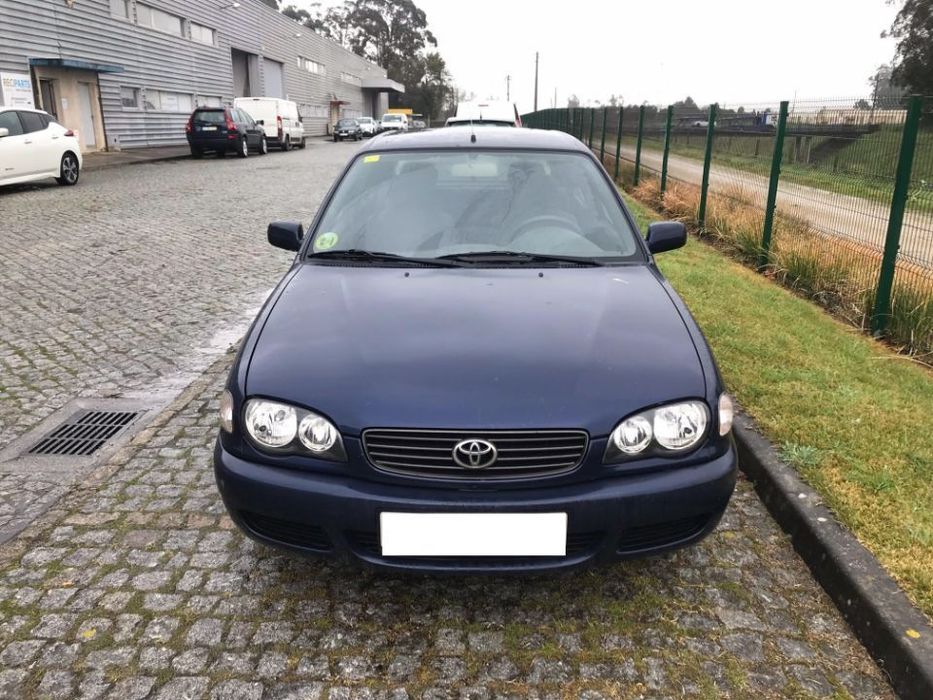 Toyota Corolla E11 1.4 VVT-i 3P 2000   - Para Peças