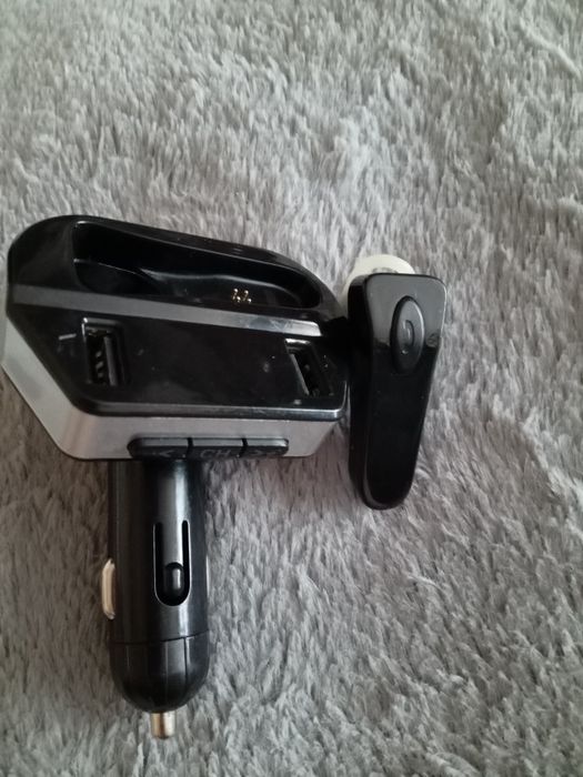 Продам блютуз гарнитуру в автомобиль