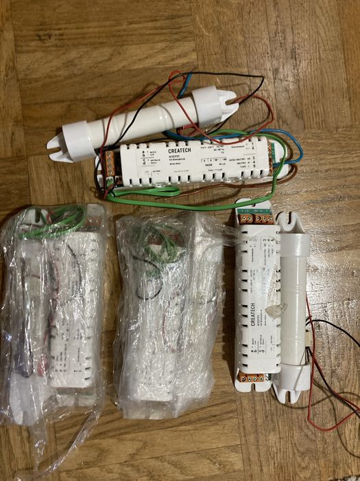 Quatro Kits de Emergência