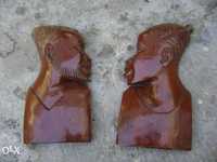 Estátuas de casal africano
