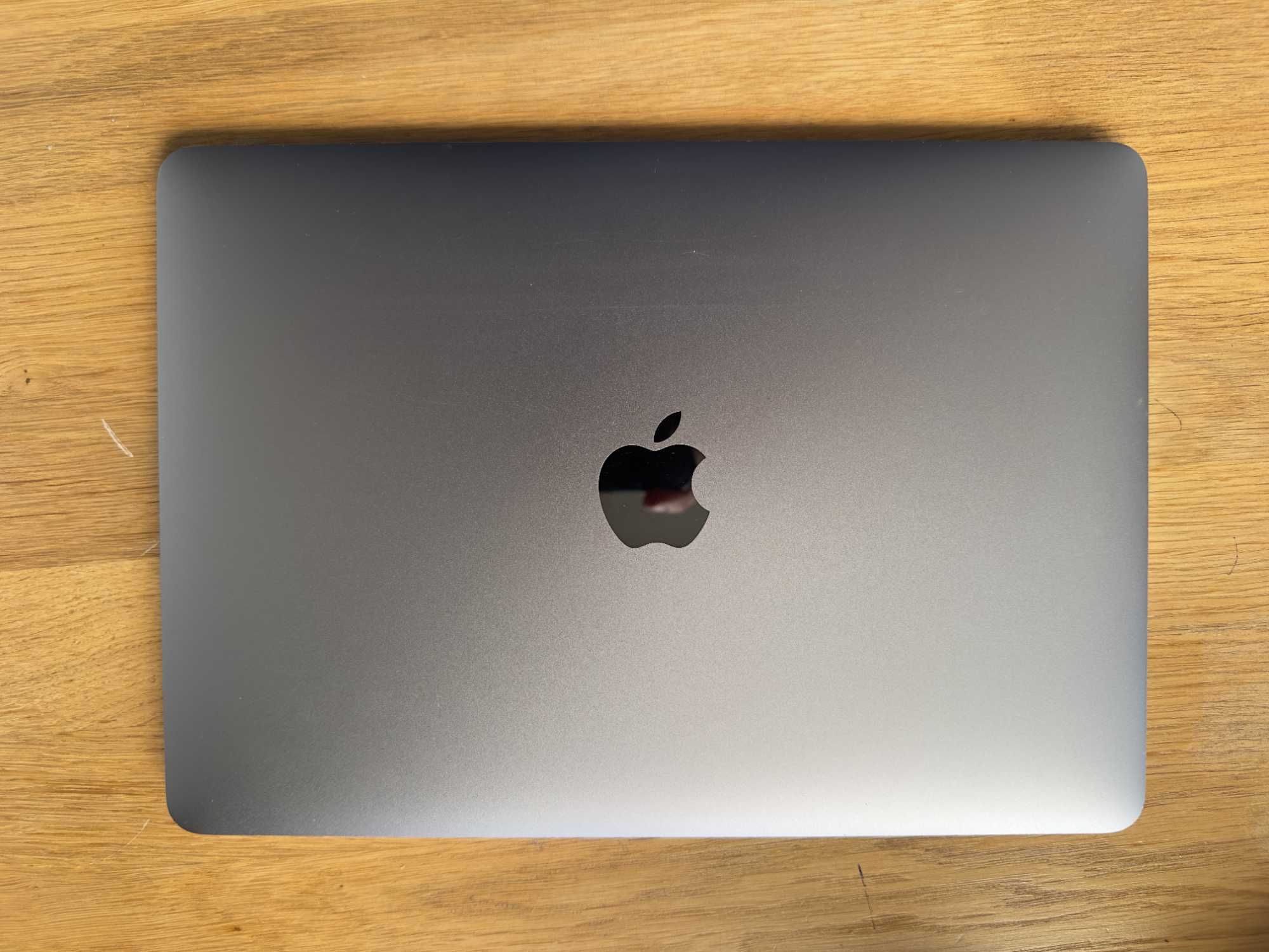 MacBook 12" Retina 2017 • m3 • 8/256 • 373 cykli • ładowarka
