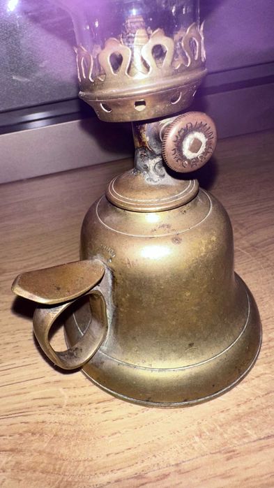 Керосиновая лампа Франция