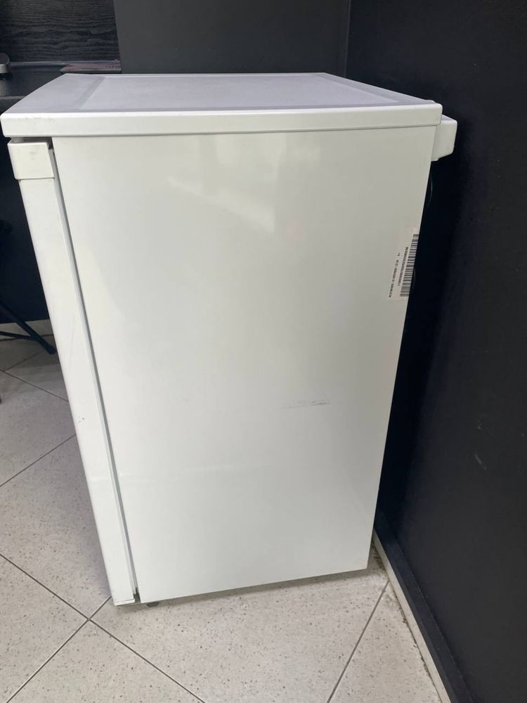 Продам Морозильную камеру Vestfrost CMF103W