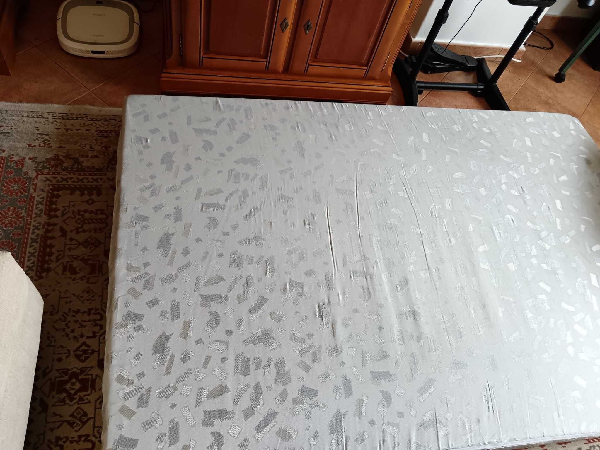 Colchão 120x180 – Bom estado