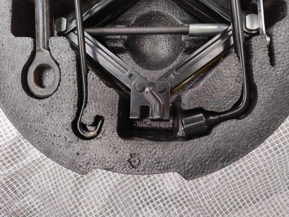 Hyundai i30 1 zestaw lewarek klucz podnośnik ucho śrubokręt wysyłka