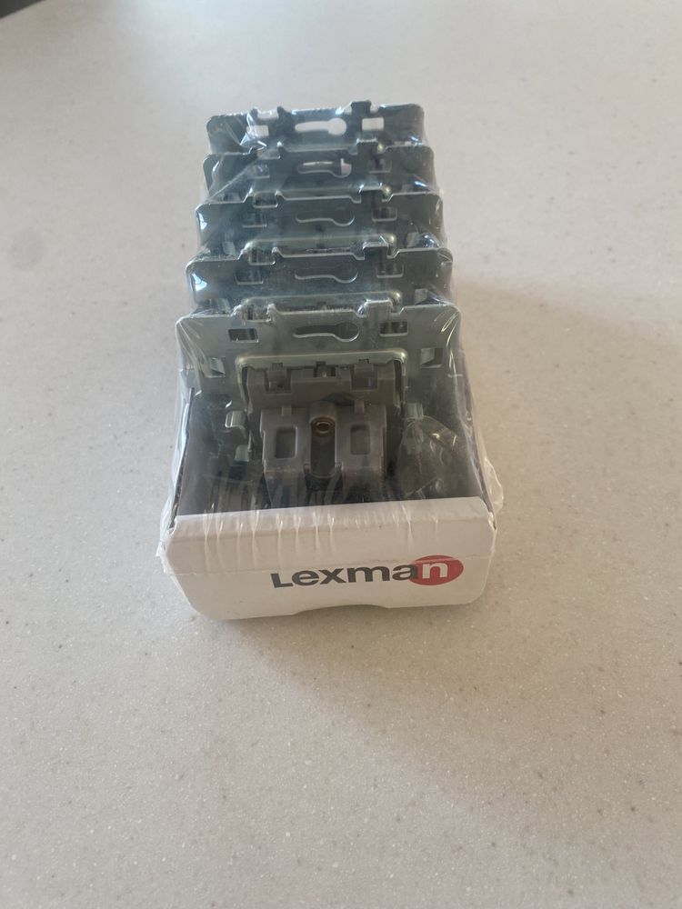 Lexman 5 gniazd pojedynczych z uziemieniem