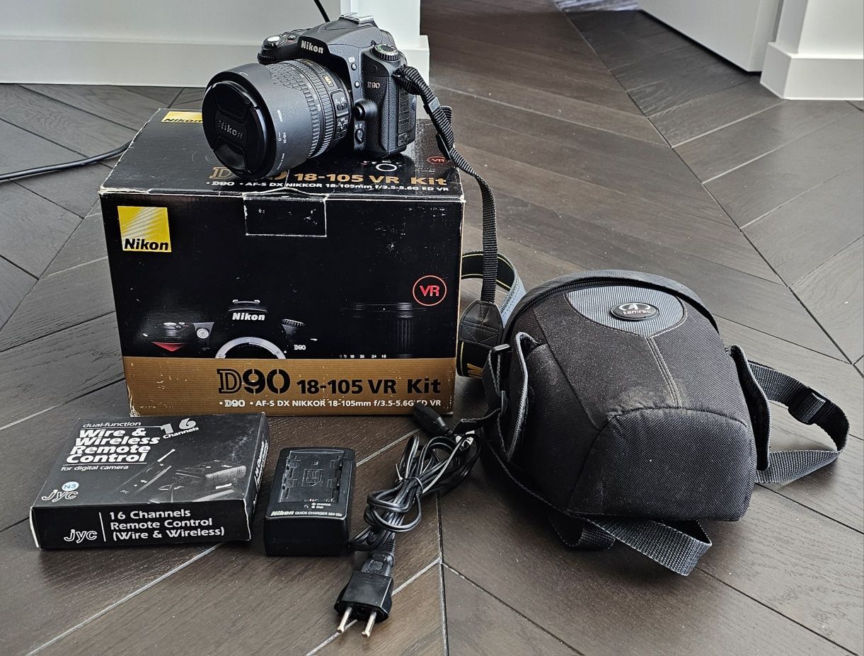 Фотоапарат Nikon D90 (18-105 VR kit) + дистанційний пульт + сумка
