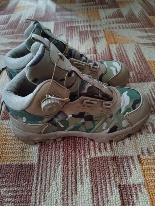 Продаються берці 41 р