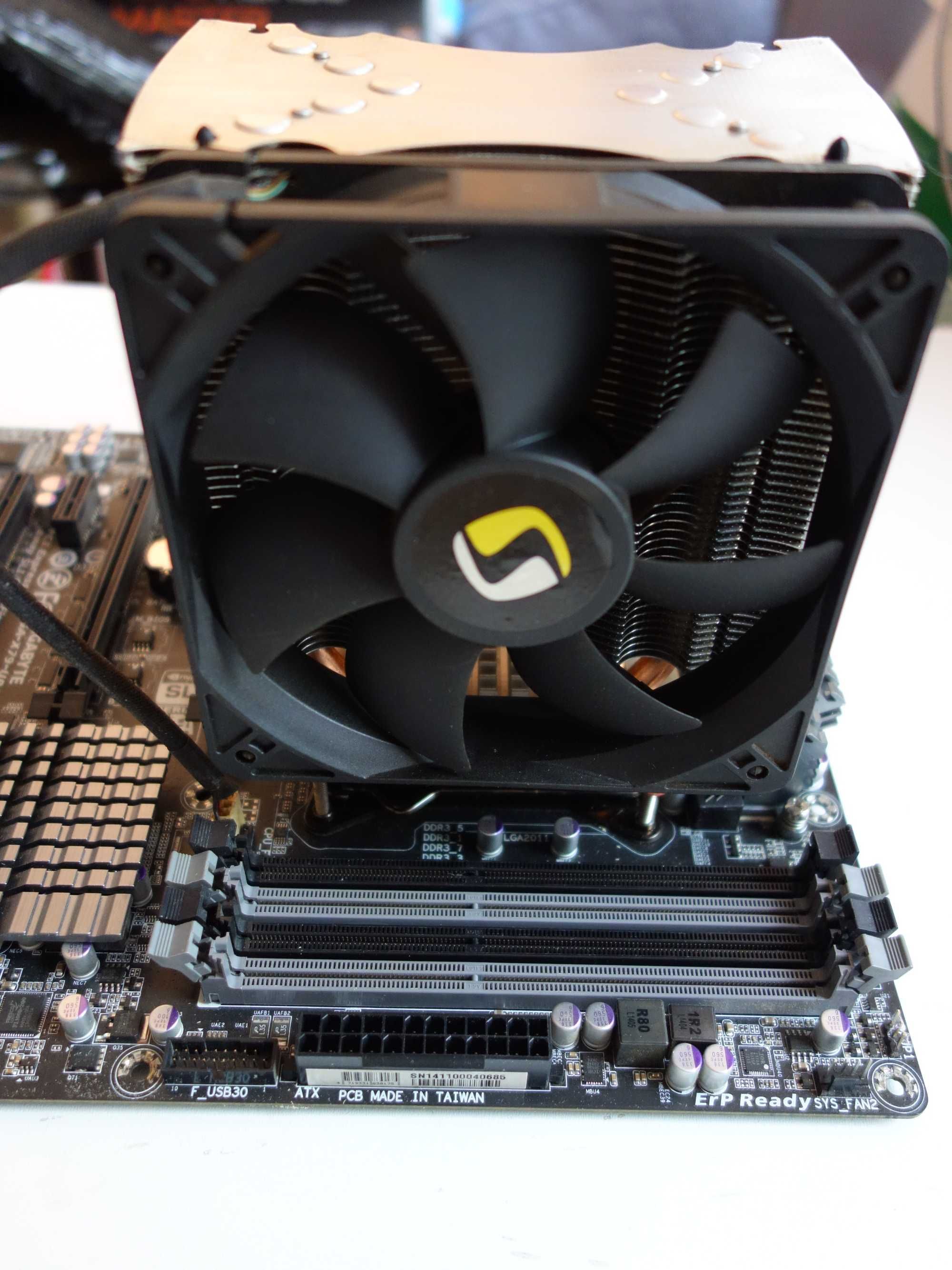 Gigabyte GA-X79-UP4 - LGA2011 + Xeon E5-2650 V2 + Fortis - 8 rdzeni