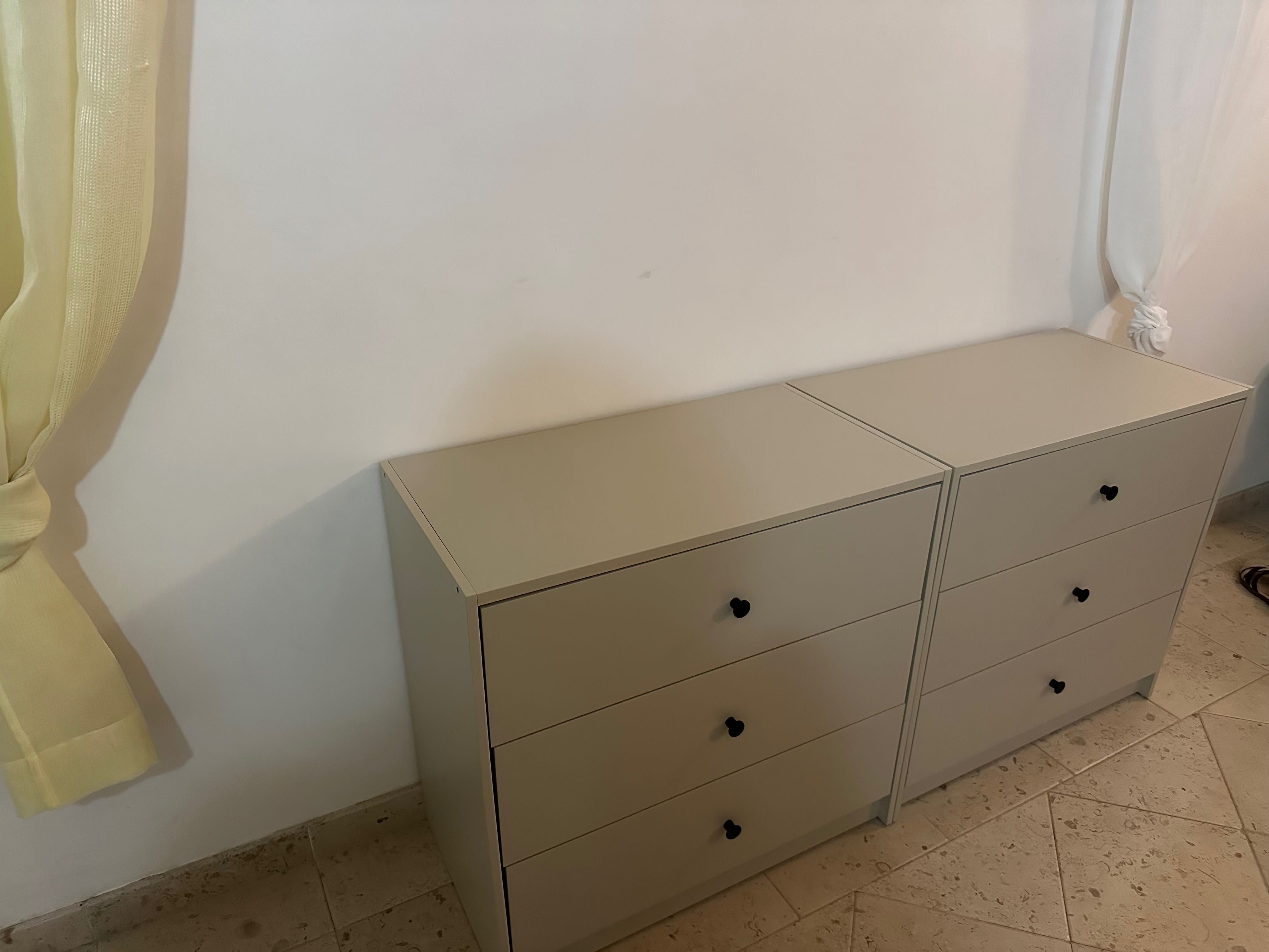 2 Cómoda c/3 gavetas, bege claro, 69x67 cm