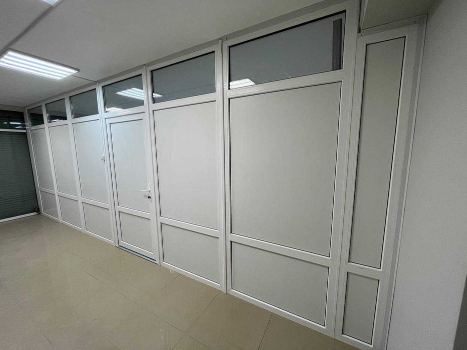 Срочно продам металлопластиковую перегородку