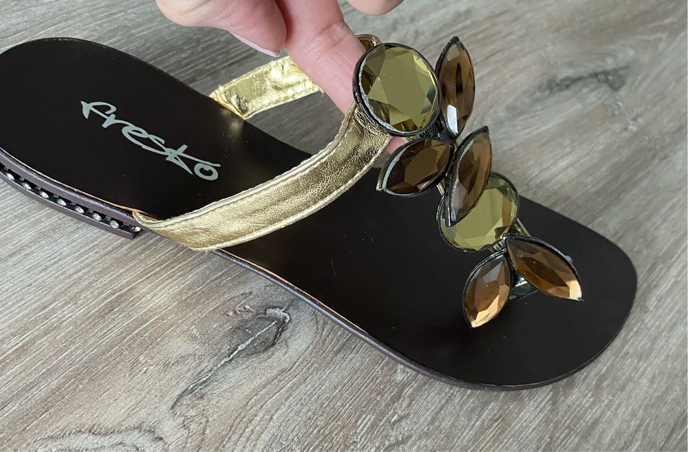 Klapki kamienie ozdobne