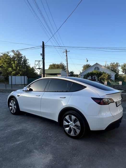 Tesla Model Y Long range Dual Motor 82.5 квт 2023 рік
