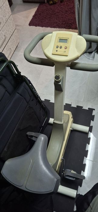 Rower stacjonarny -używany . Symboliczna cena .