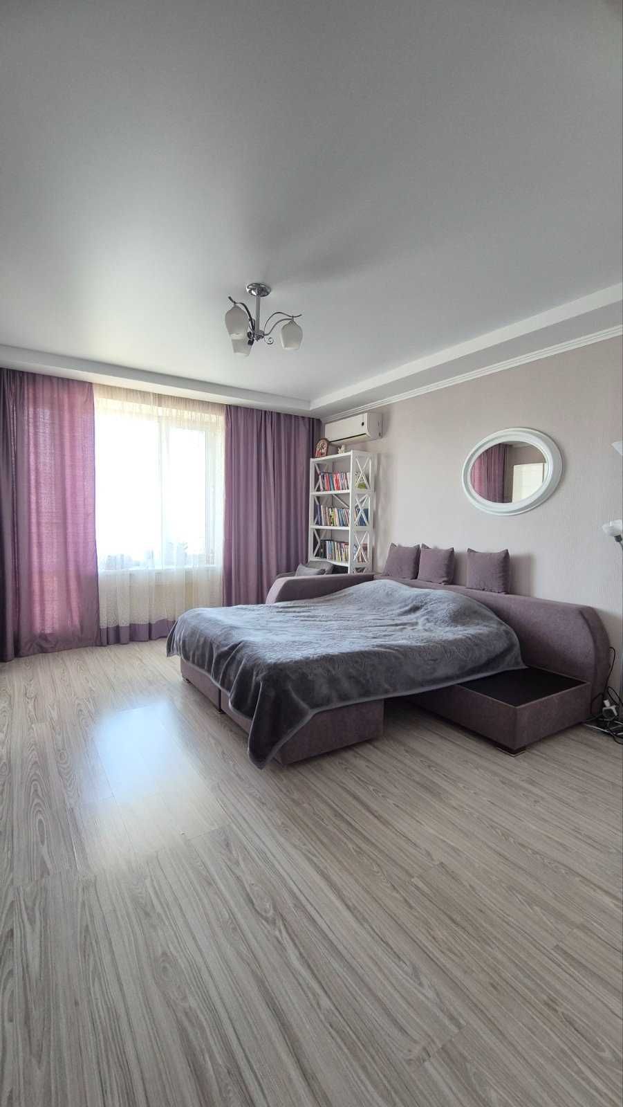 Продам квартиру 65м.кв. на Сахарова. Дом из красного кирпича.
