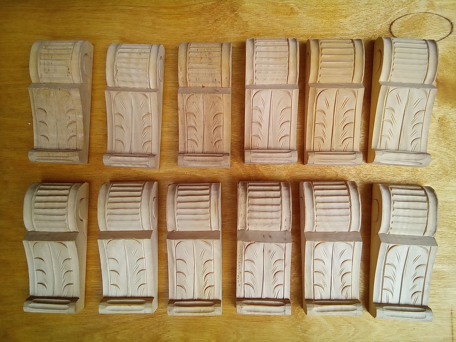 Drewniane aplikacje, snycerskie ozdoby