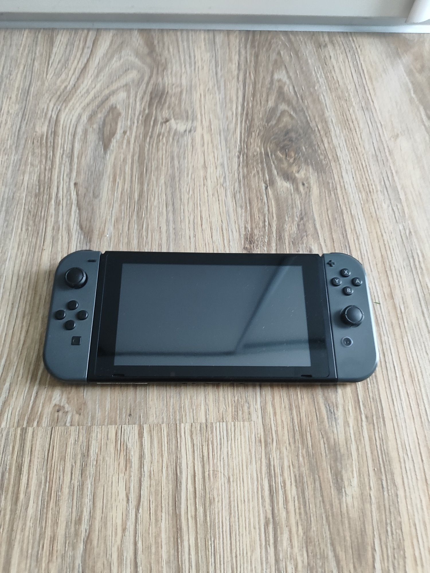 Nintendo switch kolor czarny +6 gier i dodatki