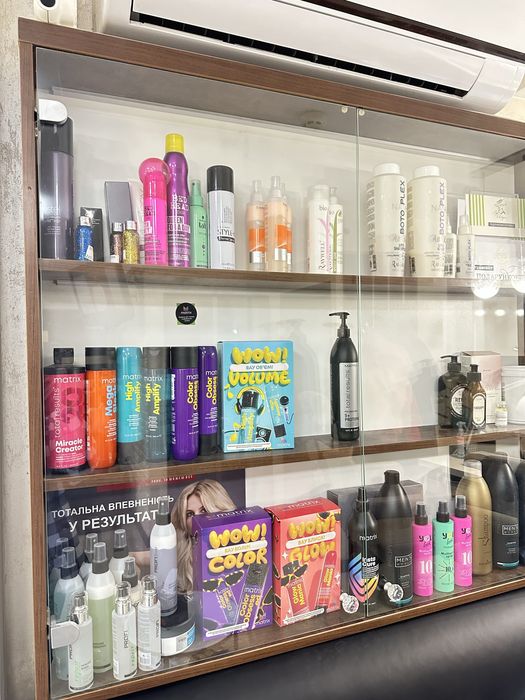 Вітрина для косметики 1.2*1.10м*0.15м