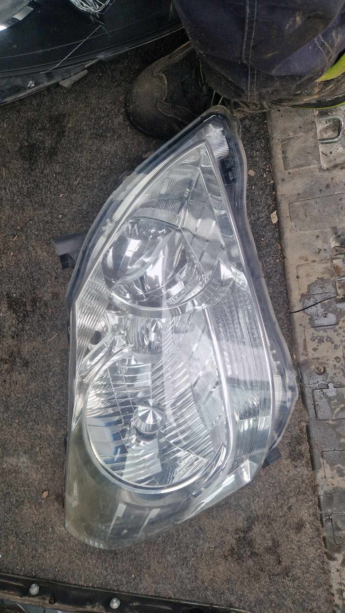 Lampa prawa Toyota Verso