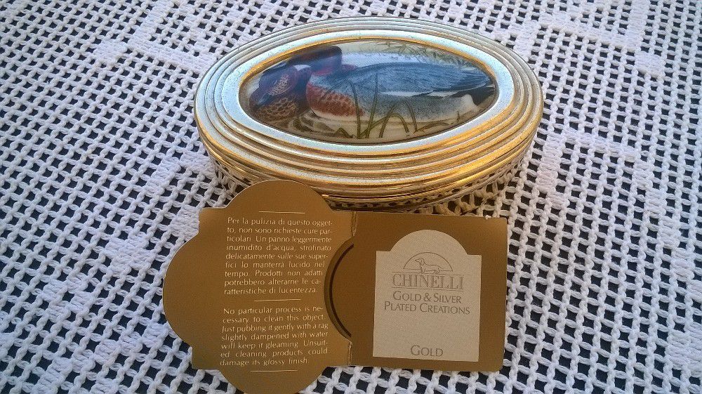 Caixa Chinelli com banho de prata dourada. Envio por correio