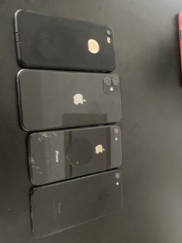 4 iphones com tela quebrada