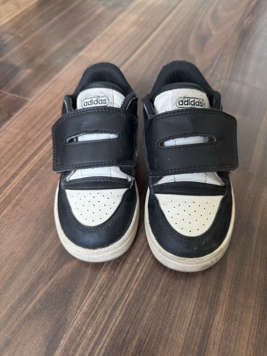 Adidasy dziecięce marki adidas rozm 25 czarno białe