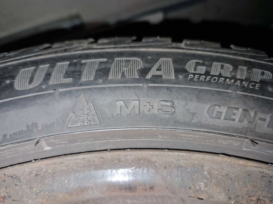 Felgi stalowe jak alufelgi 17cal z oponami Goodyear 215/50R 17 95V