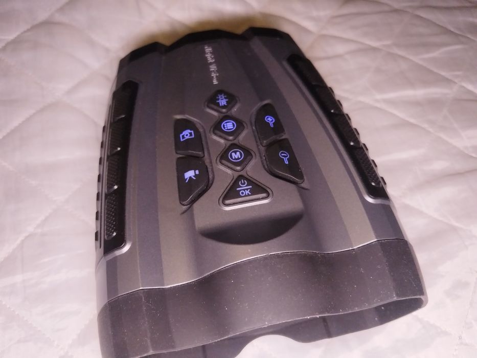 Lornetka noktowizyjna z nagrywaniem i robieniem zdjęć