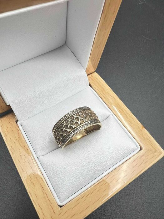 Złoty pierścionek
Próba 585 
Waga: 3.26 g