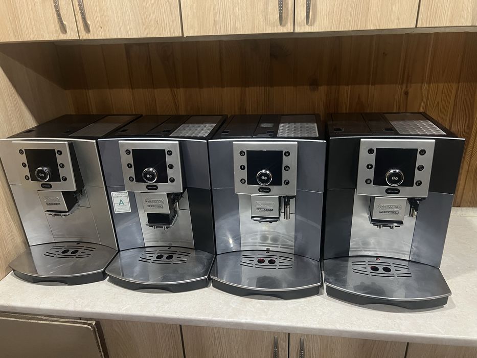 4 Кавомашини Delonghi Perfecta Cappuccino ESAM5500.M
